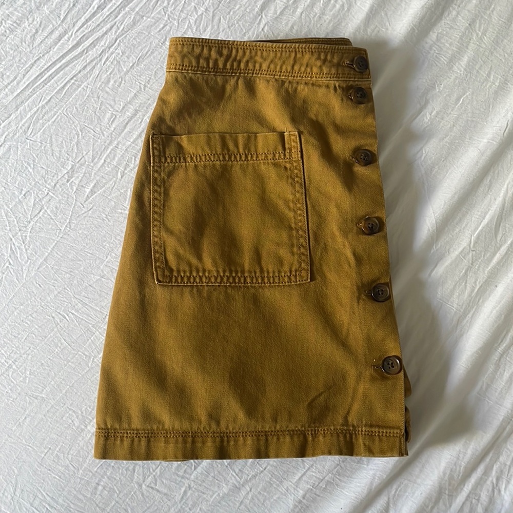 Old Navy button front skirt with pockets